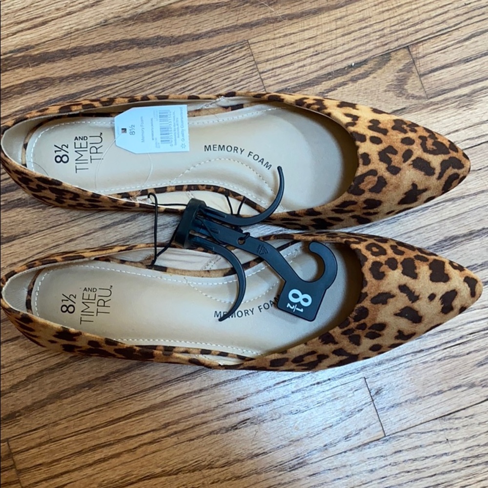 Memory foam cute leopard print flats new